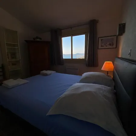 Family With Sea View Classified 3 - 8 People 빌라